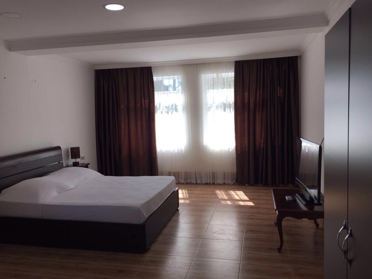 Hotel Simpatia Кобулети Экстерьер фото