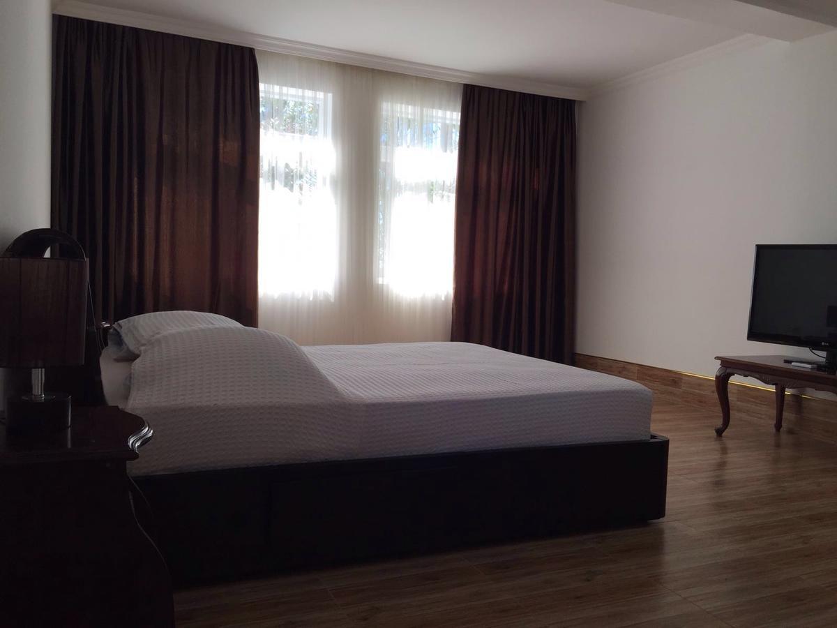 Hotel Simpatia Кобулети Экстерьер фото