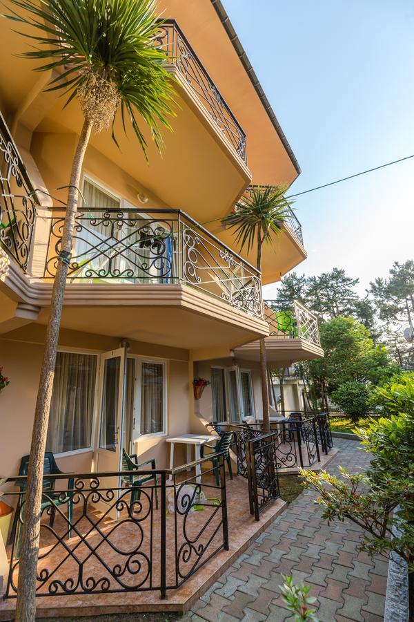 Hotel Simpatia Кобулети Экстерьер фото