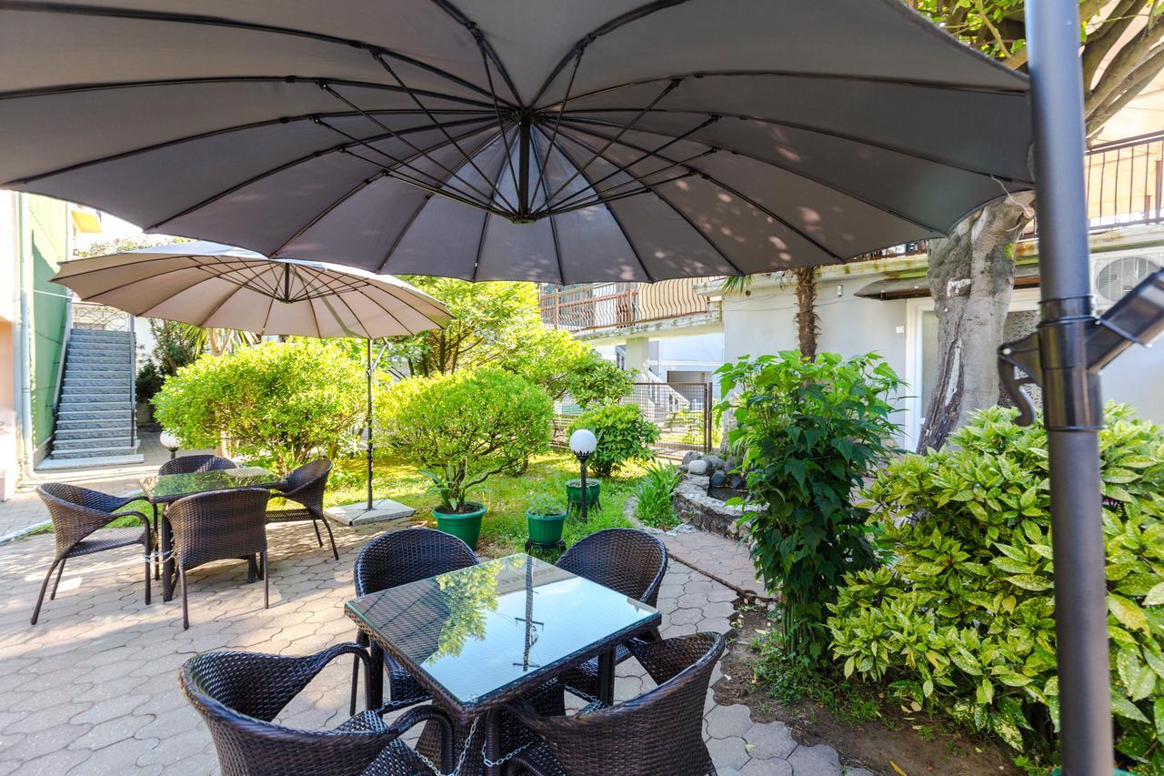 Hotel Simpatia Кобулети Экстерьер фото